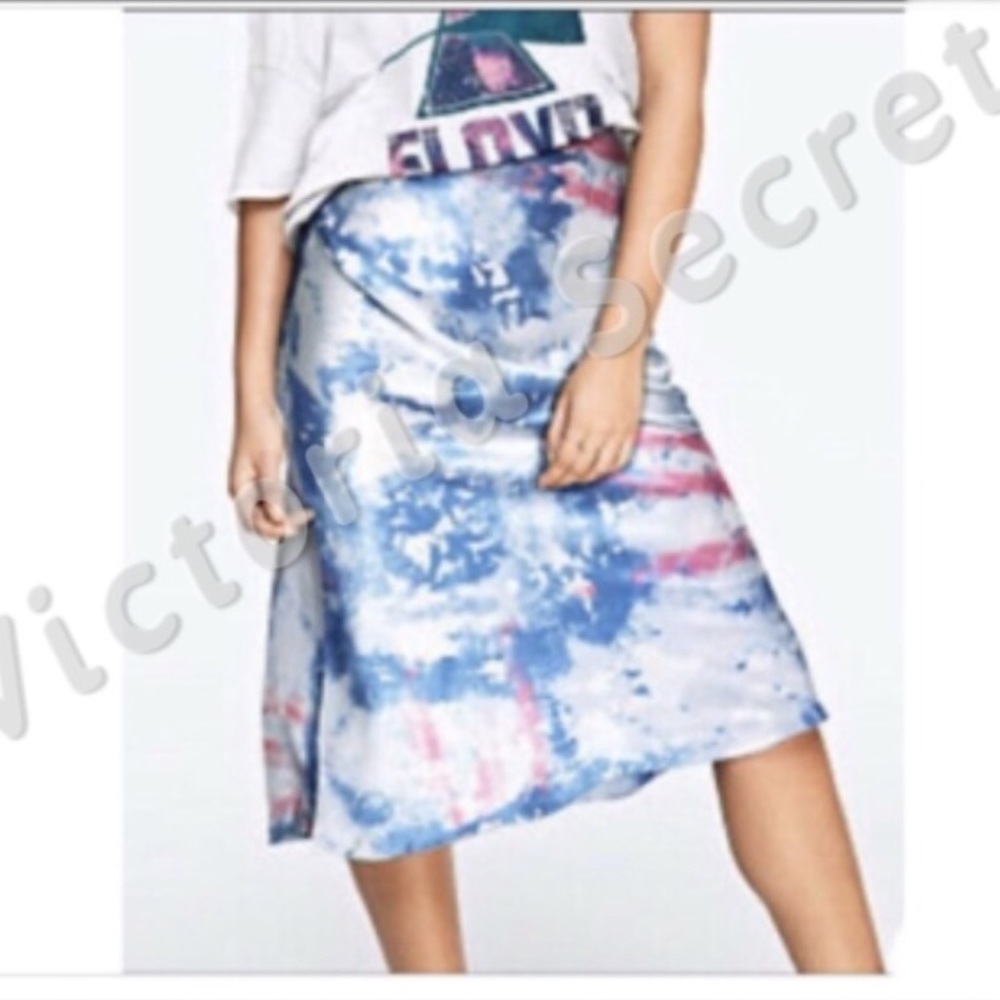 Victoria Secret Silky Soft Skirts. Tie Dye Look or Black Floral. Elastic Waist - Picture 4 of 10
